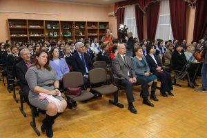 В Астраханской школе открыли Парту Героев России